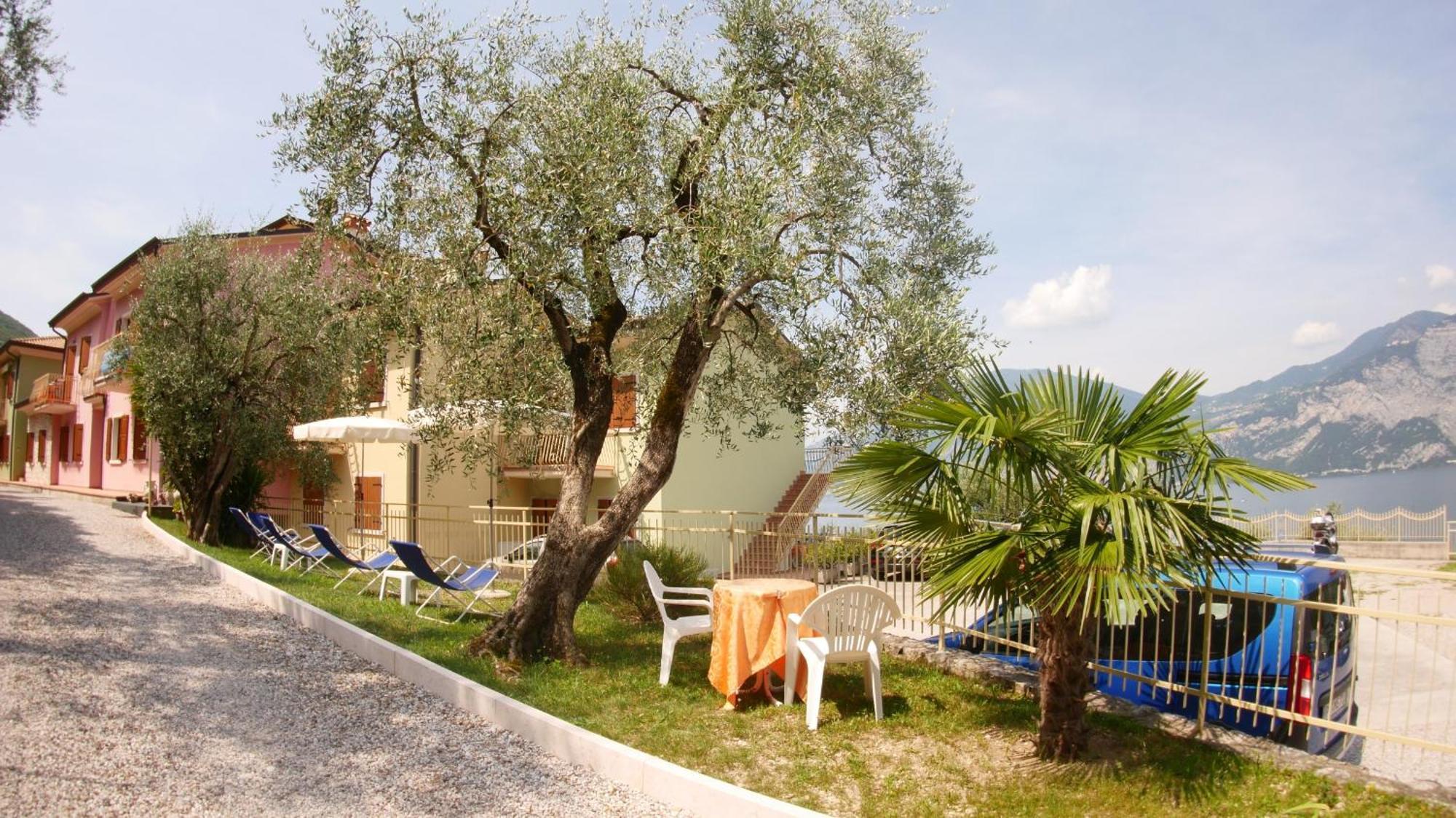 Residence Casa Maria Assenza di Brenzone Buitenkant foto