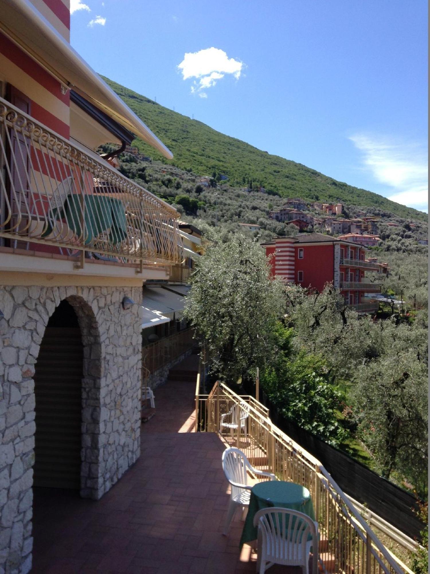 Residence Casa Maria Assenza di Brenzone Buitenkant foto